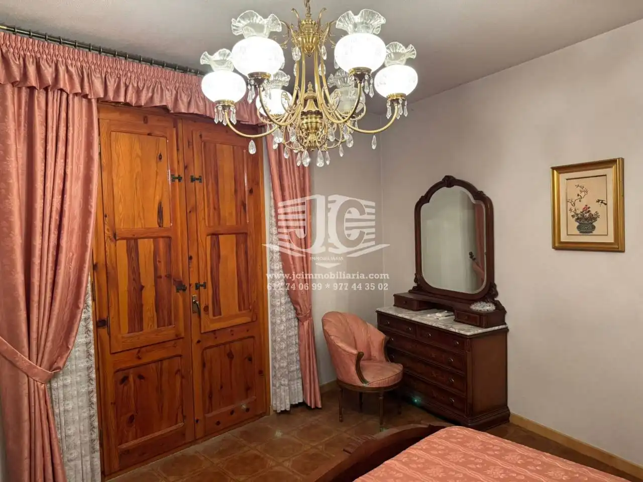 Dormitori de Casa o xalet en venda en Tortosa amb Aire condicionat, Terrassa i Moblat