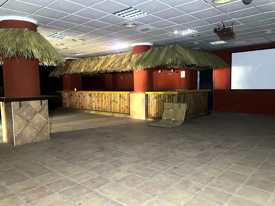 Local commercial à vendre à Calle Juan Carbajo Santos 8, imagen 2