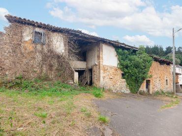 Casa rústica en venda a Lugar Santianes