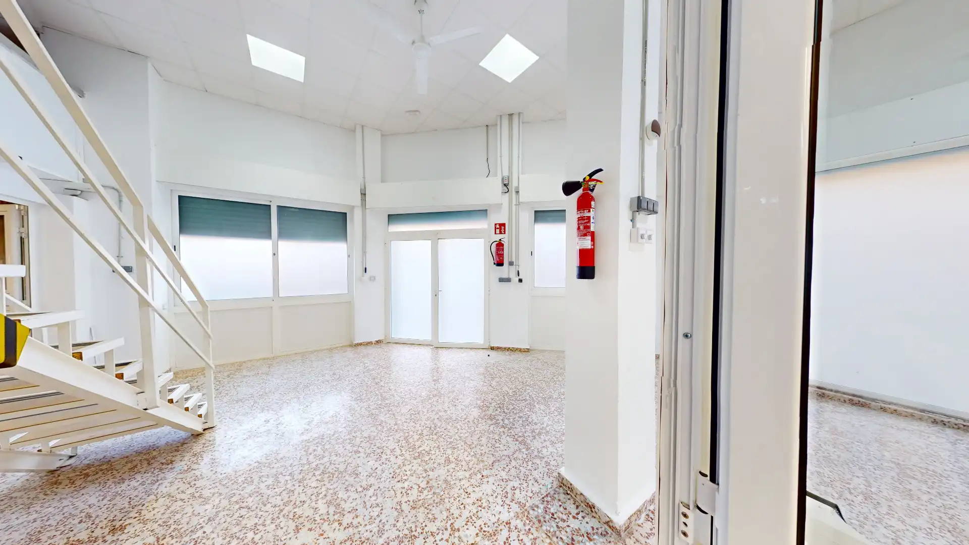 Local en venta en El Campello con Aire acondicionado, Calefacción y Alarma