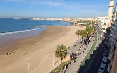 Vista exterior de Pis en venda en  Cádiz Capital amb Aire condicionat i Calefacció