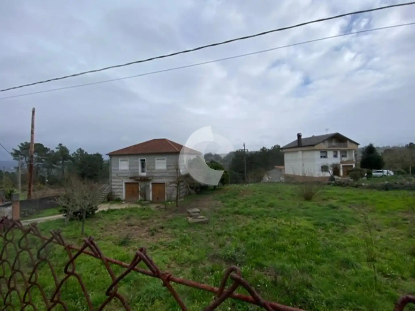 Houses for sale in Toén  with Private garden