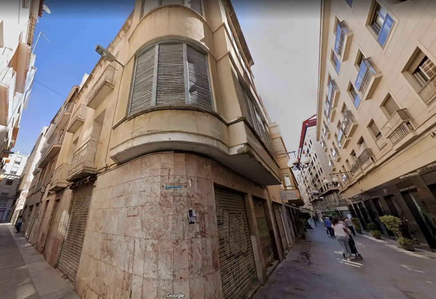 Vista exterior de Edificio en venta en Elche / Elx