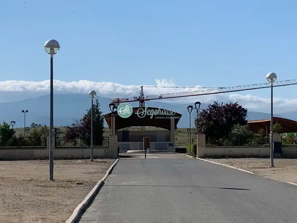 Terreni e lotti in vendita a La Lastrilla, imagen 6