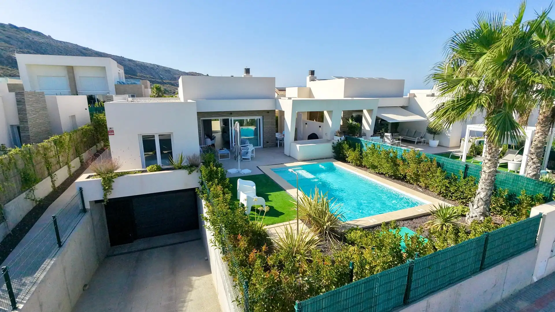 House with pool for sale in Algorfa