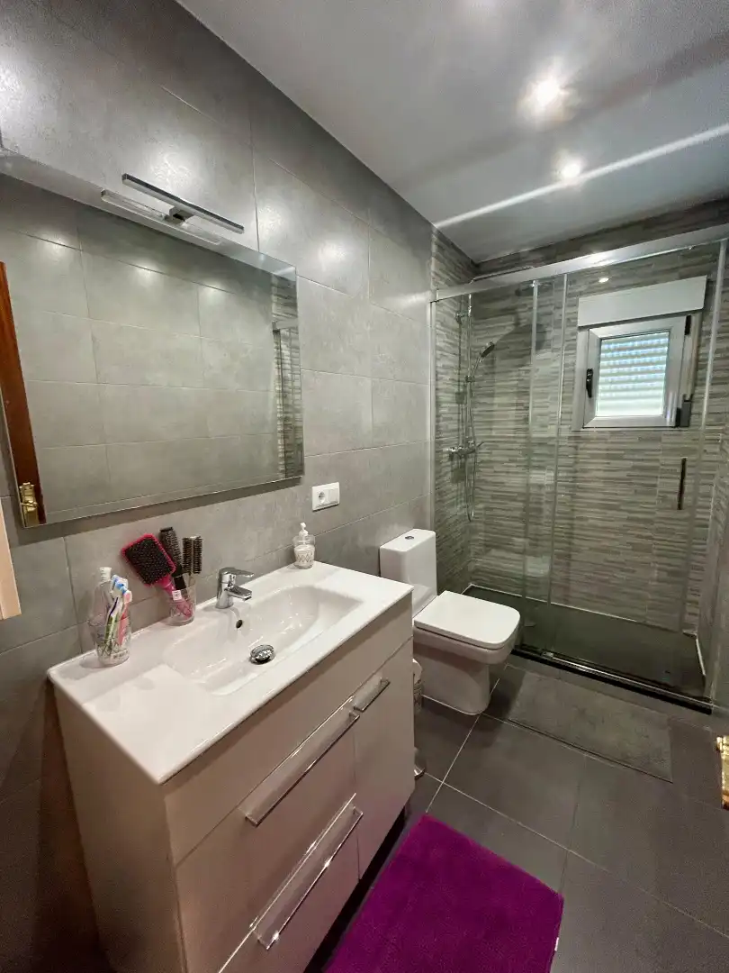 Baño de Piso en venta en Segovia con Calefacción, Terraza y Trastero
