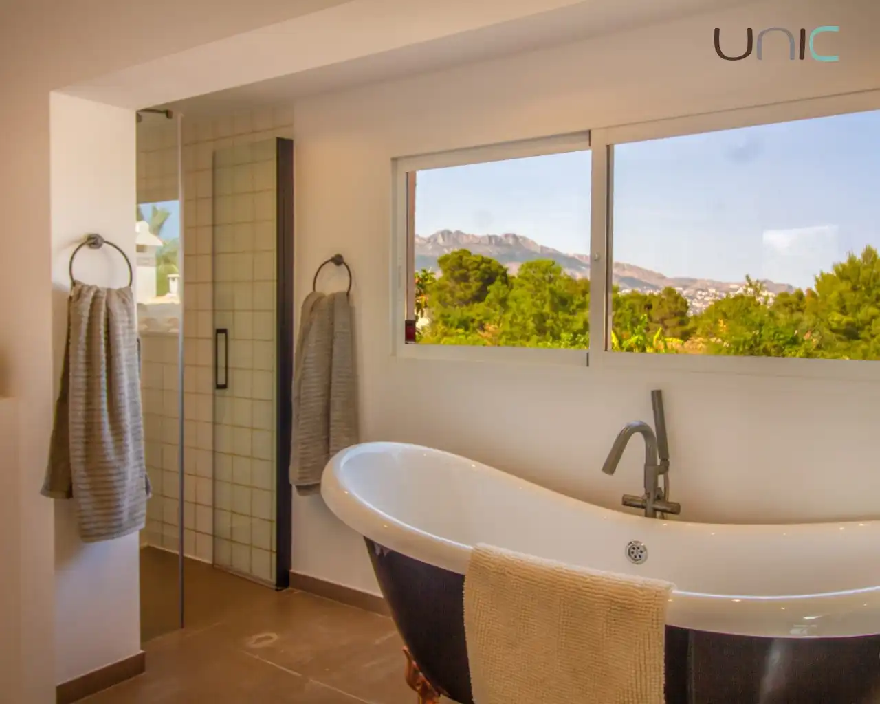 Bathroom of Houses for sale in L'Alfàs del Pi  with Private garden, Terrace and Swimming Pool