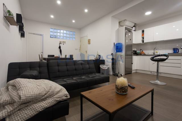 Local comercial en Venta en Calle FINESTRELLES DE en La Florida