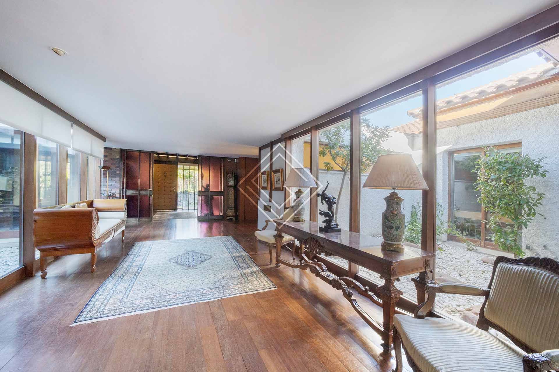 Sala d'estar de Casa o xalet en venda en  Madrid Capital