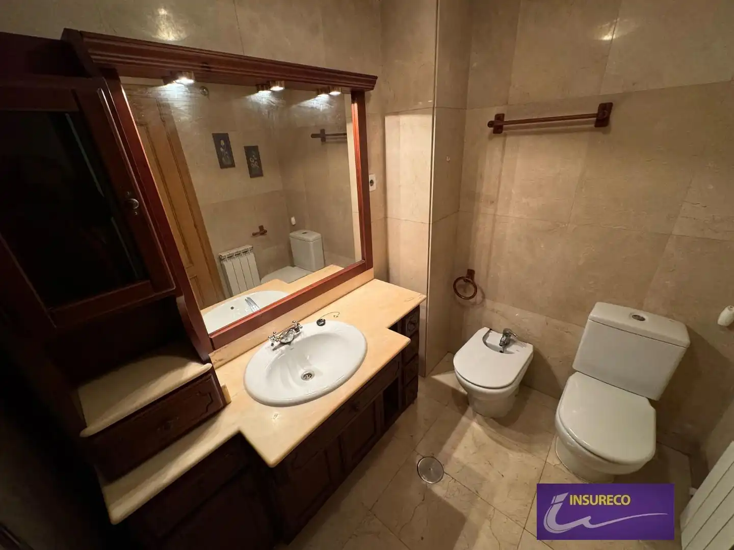 Baño de Dúplex en venta en León Capital  con Calefacción, Terraza y Trastero