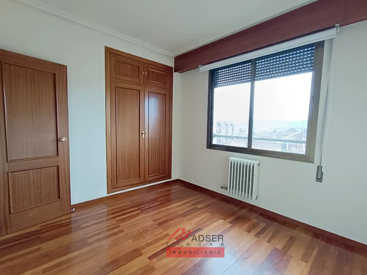 Habitación de Piso de alquiler en  Logroño con Calefacción, Parquet y Terraza
