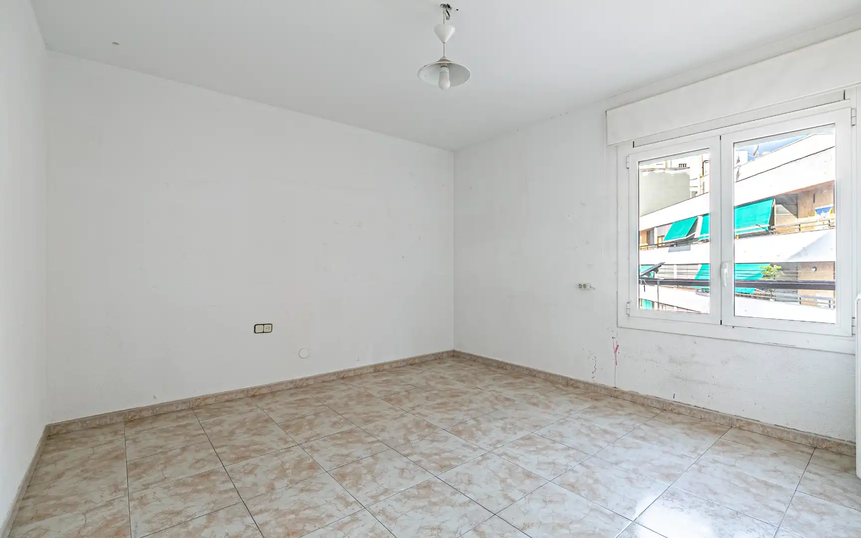 Piso en venta en Pere III, Centre - Passeig i Rodalies