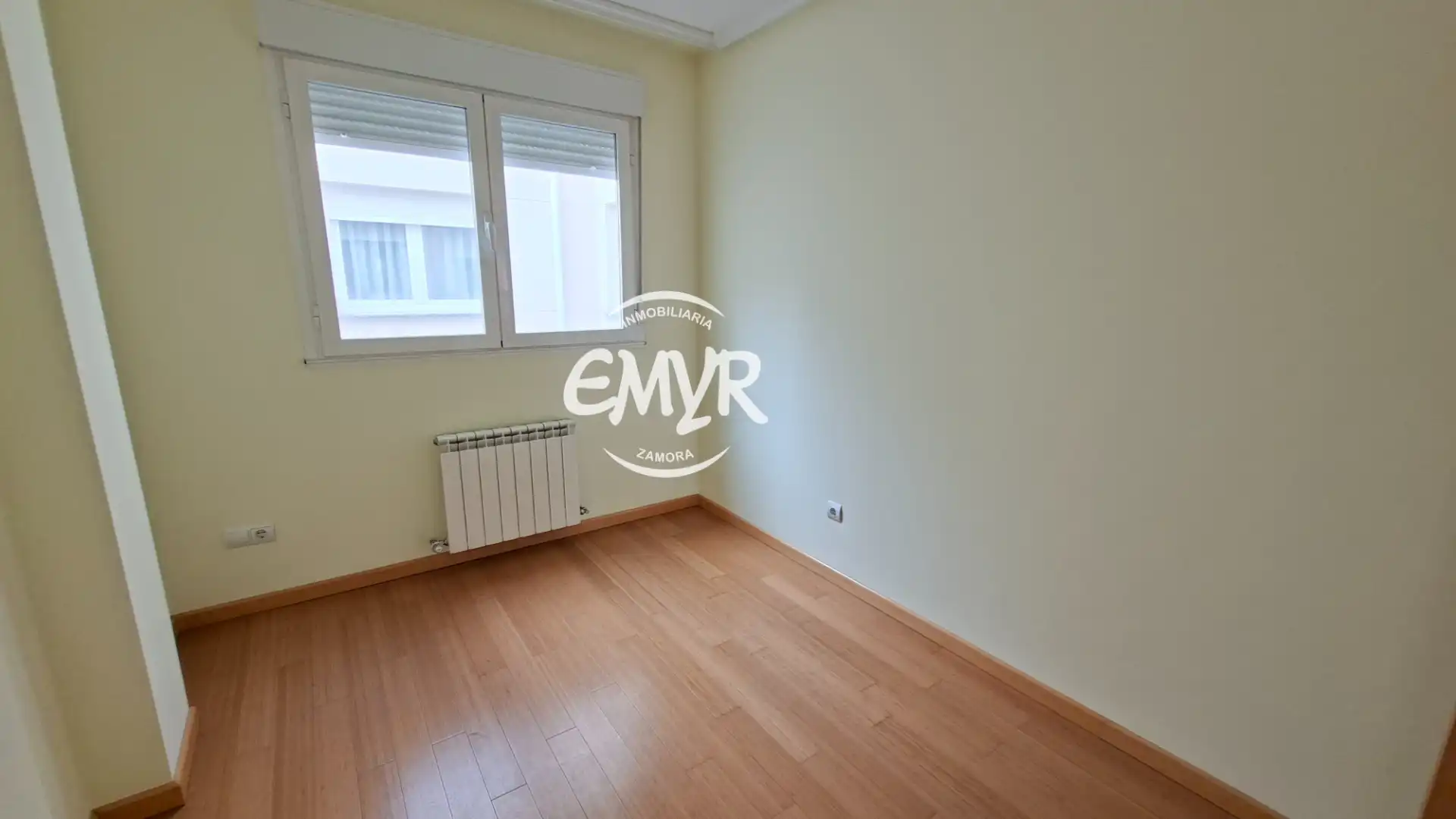 Bedroom of Flat for sale in Zamora Capital   with Heating, Parquet flooring and Balcony