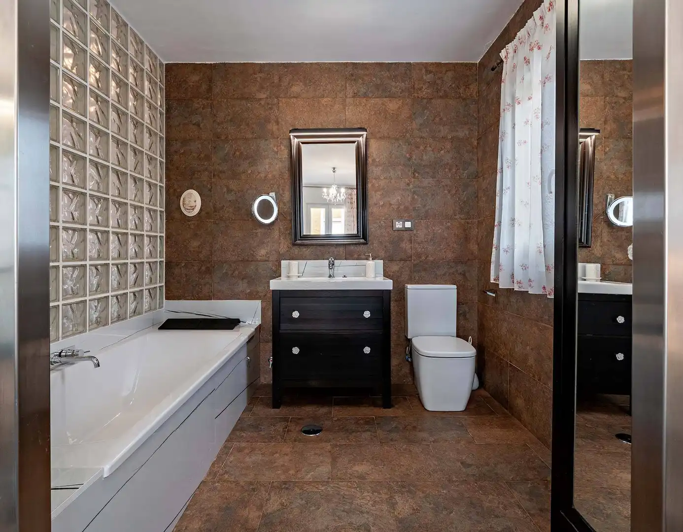 Bathroom of Detached homes for sale in Roquetas de Mar  with Air Conditioner and Community pool