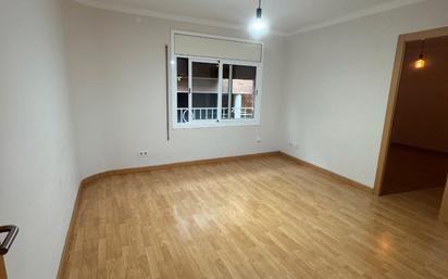 Dormitori de Pis en venda en  Barcelona Capital amb Parquet i Forn