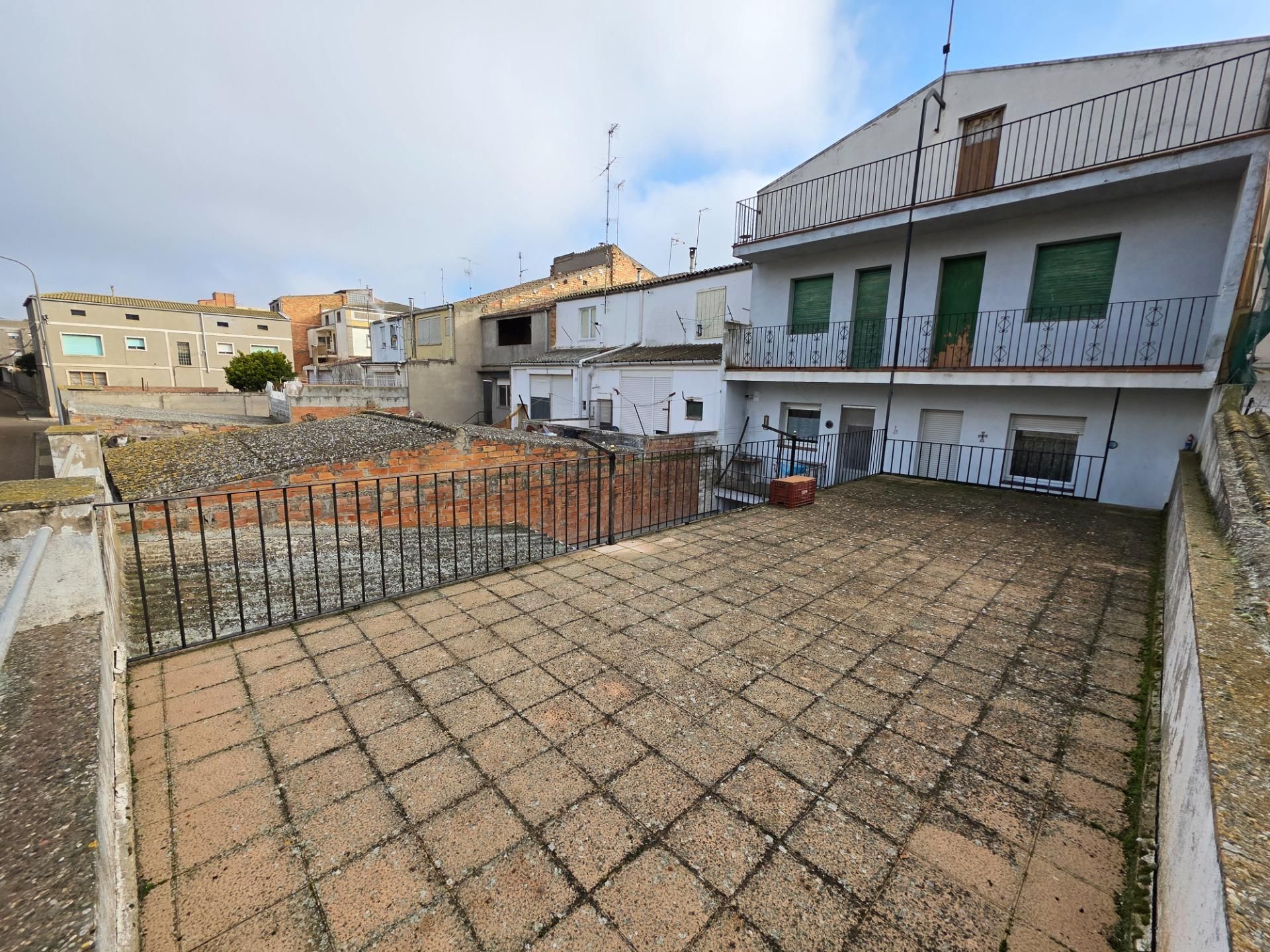 Vista exterior de Casa o chalet en venta en Cervera con Calefacción, Terraza y Trastero