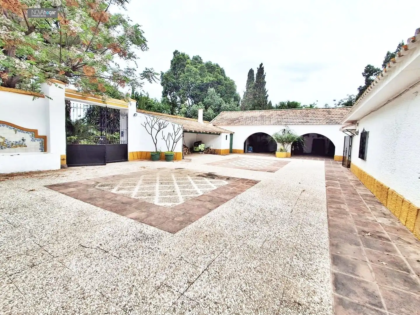 Vista exterior de Finca rústica en venda en Málaga amb Aire condicionat, Calefacció i Jardí privat