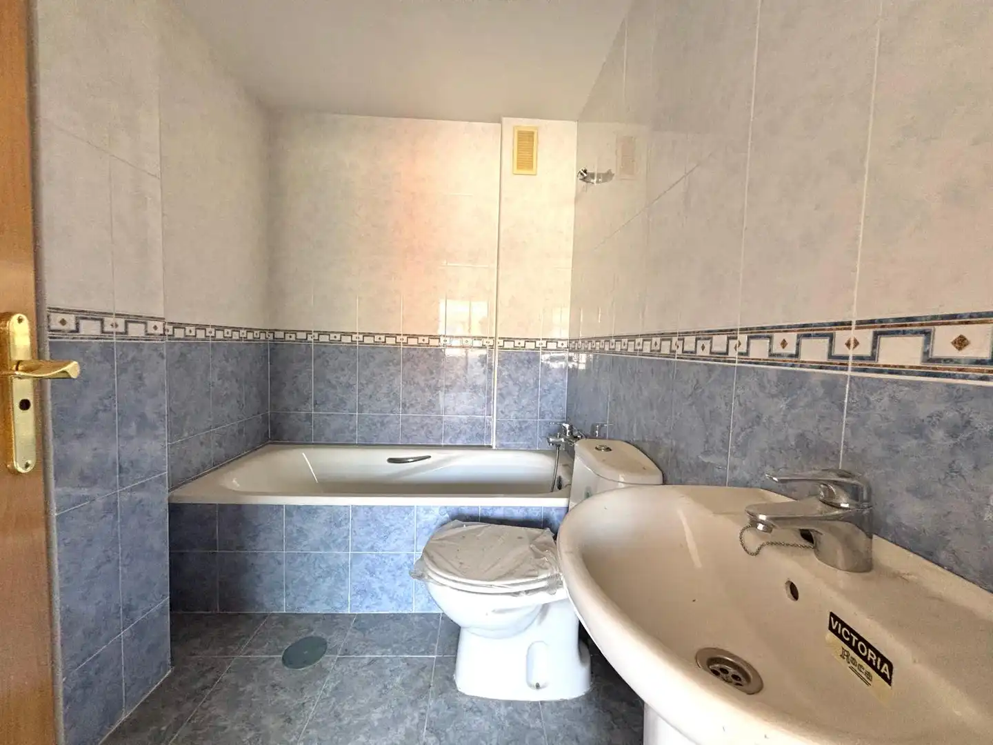 Baño de Ático en venta en Málaga con Terraza y Trastero