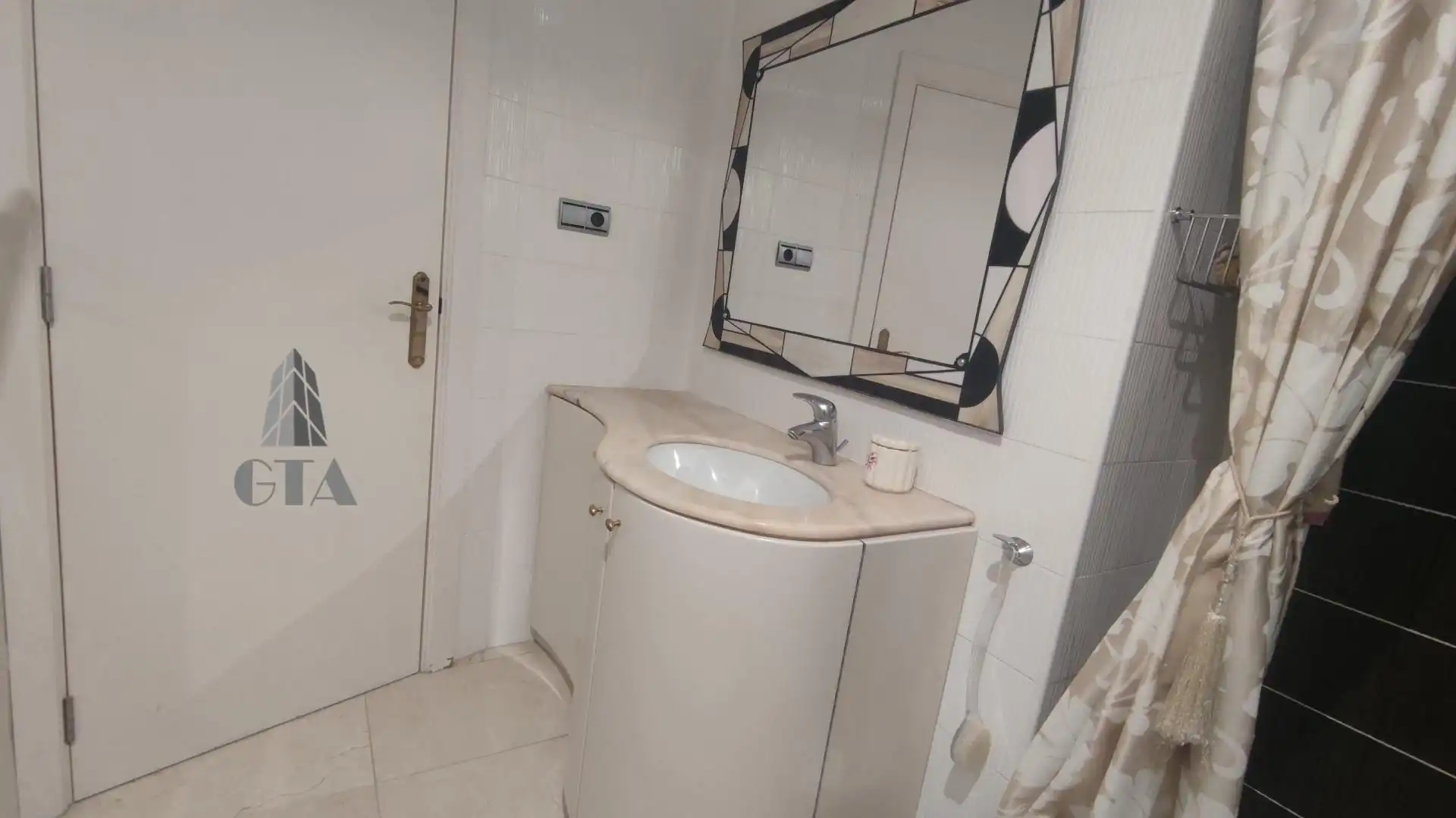 Bathroom of Houses for sale in Sant Cugat del Vallès  with Heating, Private garden and Terrace