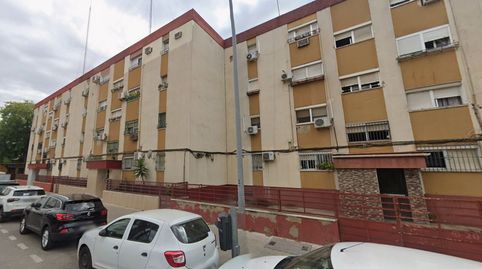 Foto 3 de Piso en venta en Calle Cazalla de la Sierra, Villegas, Sevilla Capital