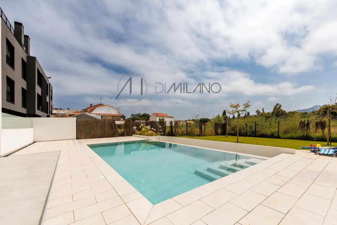 Piscina de Ático en venta en Vigo  con Calefacción, Terraza y Piscina