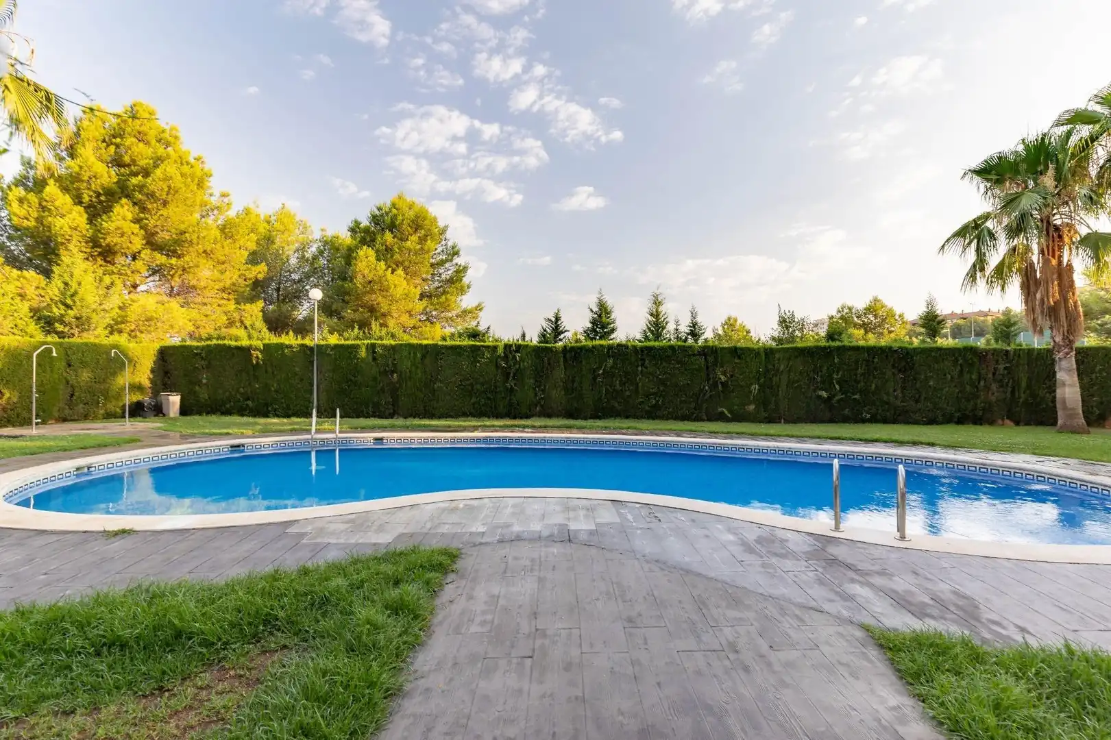 Swimming pool of Flat for rent in Paterna  with Air Conditioner, Heating and Private garden