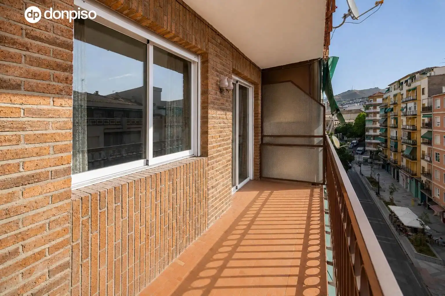Piso con terraza en venta en Calle EMPERATRIZ EUGENIA 6, imagen 3