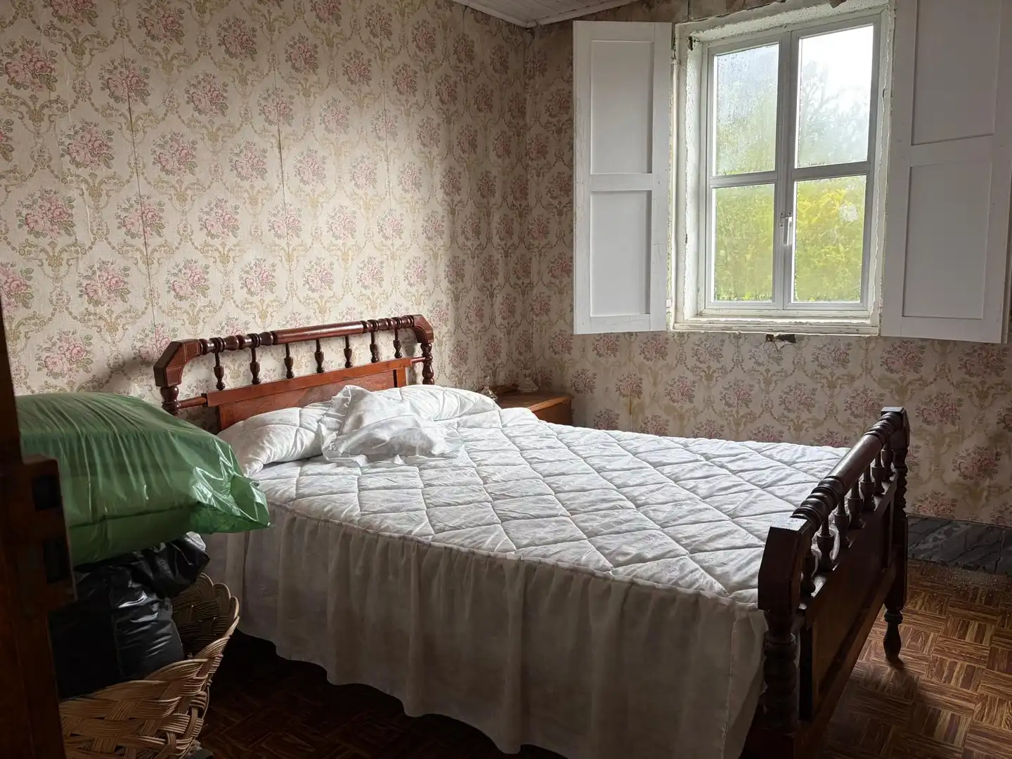 Dormitori de Casa o xalet en venda en Mondariz amb Jardí privat i Moblat