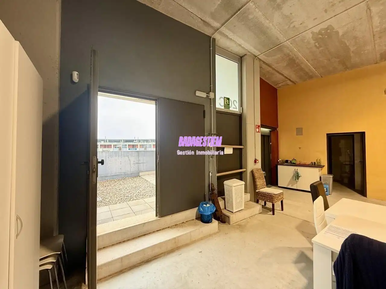 Nave industrial en venta en Plaça del Vapor, imagen 4