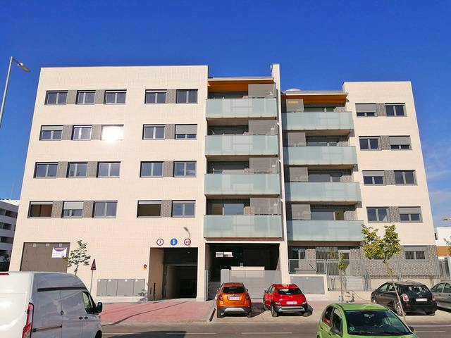 Local comercial en Alquiler en Calle del Valle del Jarama, 33 en Fresnos I y II