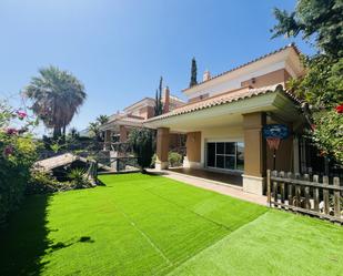 Jardí de Casa adosada de lloguer en Marbella amb Aire condicionat, Terrassa i Piscina