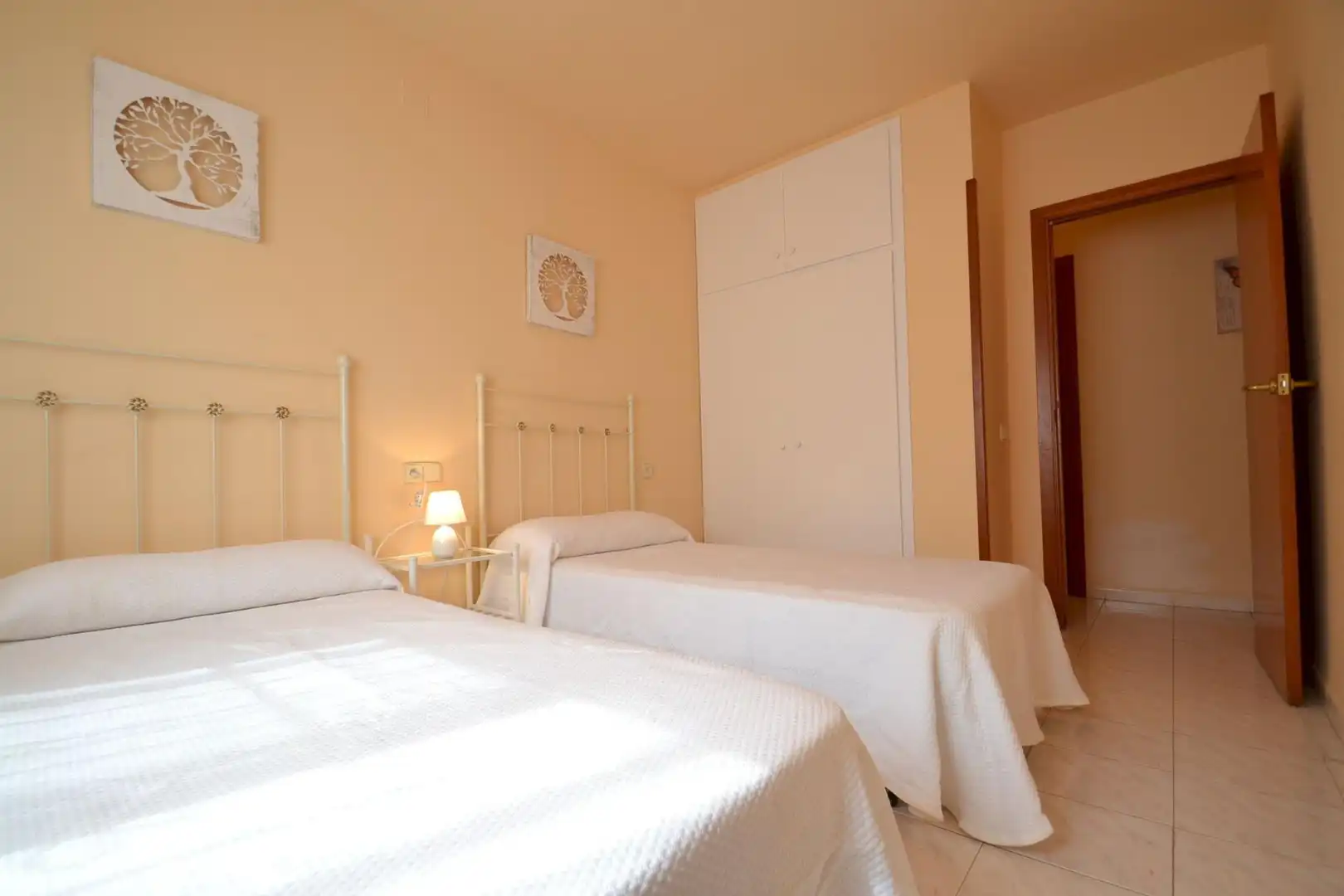 Habitación de Casa o chalet en venta en Deltebre con Aire acondicionado, Jardín privado y Terraza