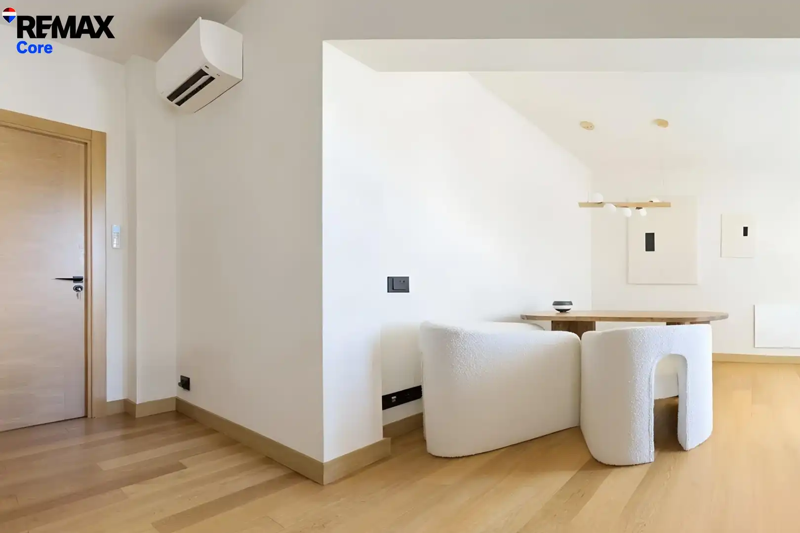 Wohnzimmer von Wohnung zum Verkauf in Marbella mit Klimaanlage, Heizung und Privatgarten