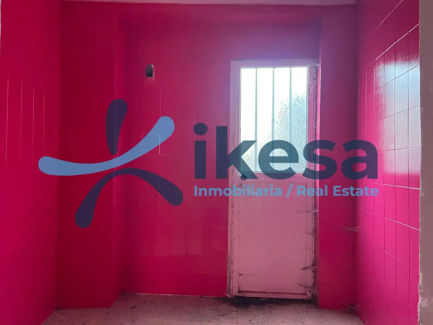 Casa adosada en venta en Badolatosa