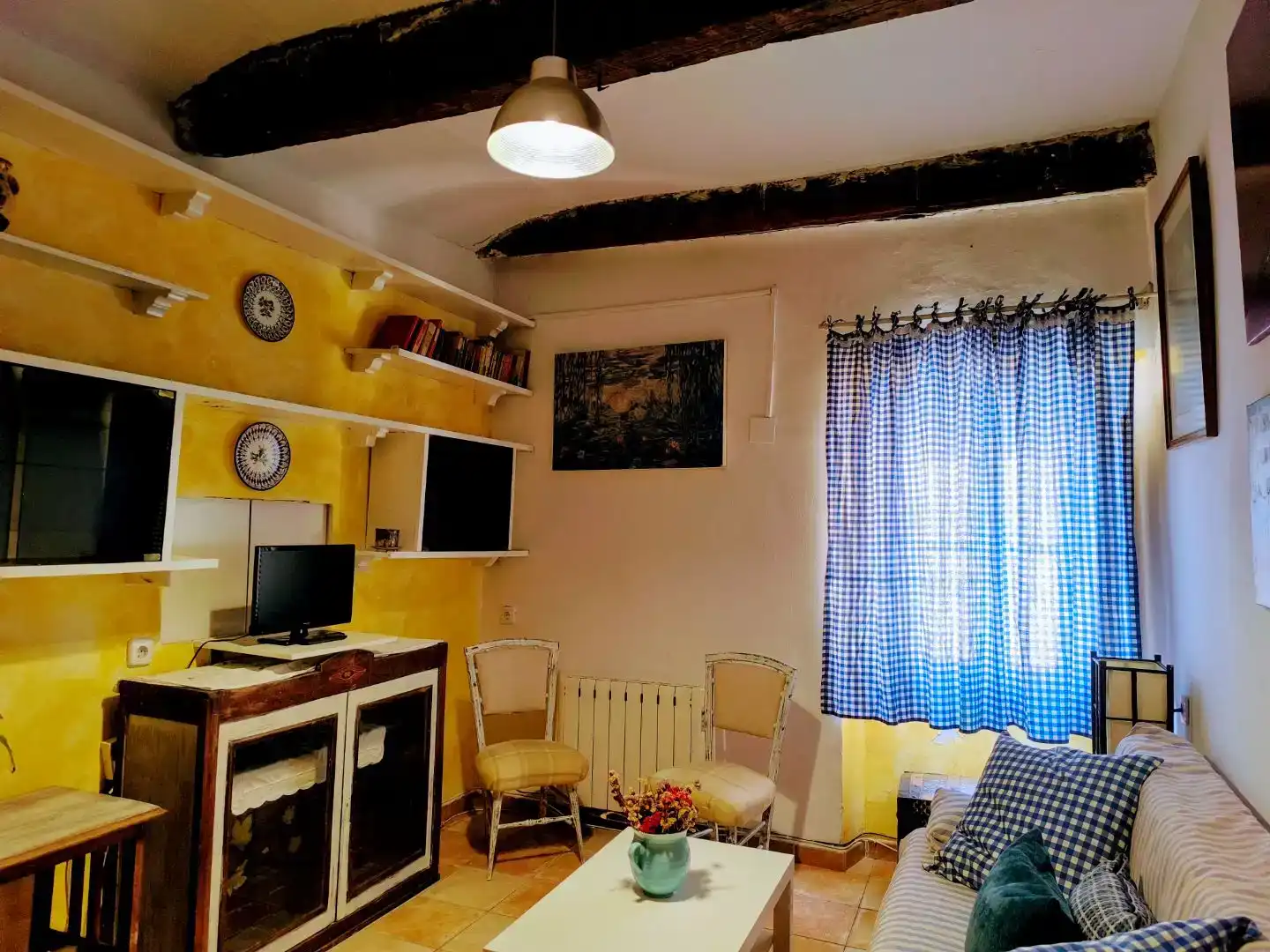 Sala d'estar de Pis de lloguer en Cuenca amb Moblat