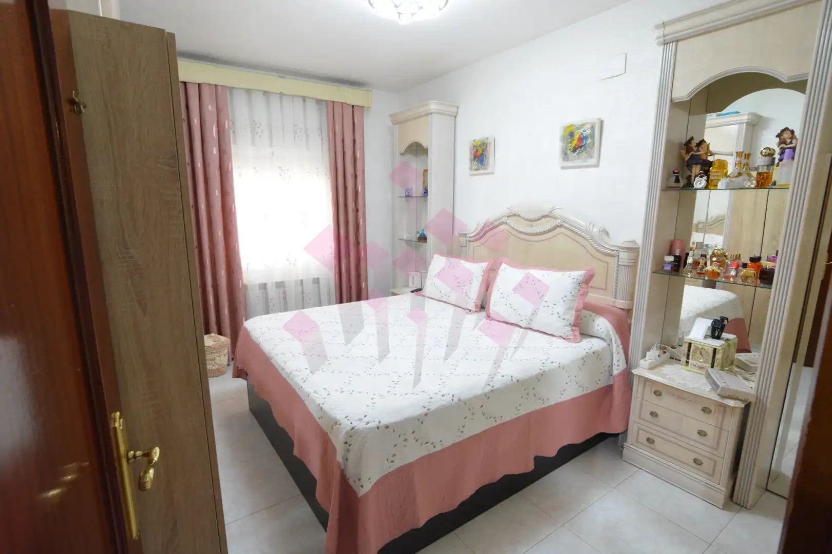 Dormitori de Casa o xalet en venda en Ciudad Real amb Aire condicionat, Calefacció i Jardí privat