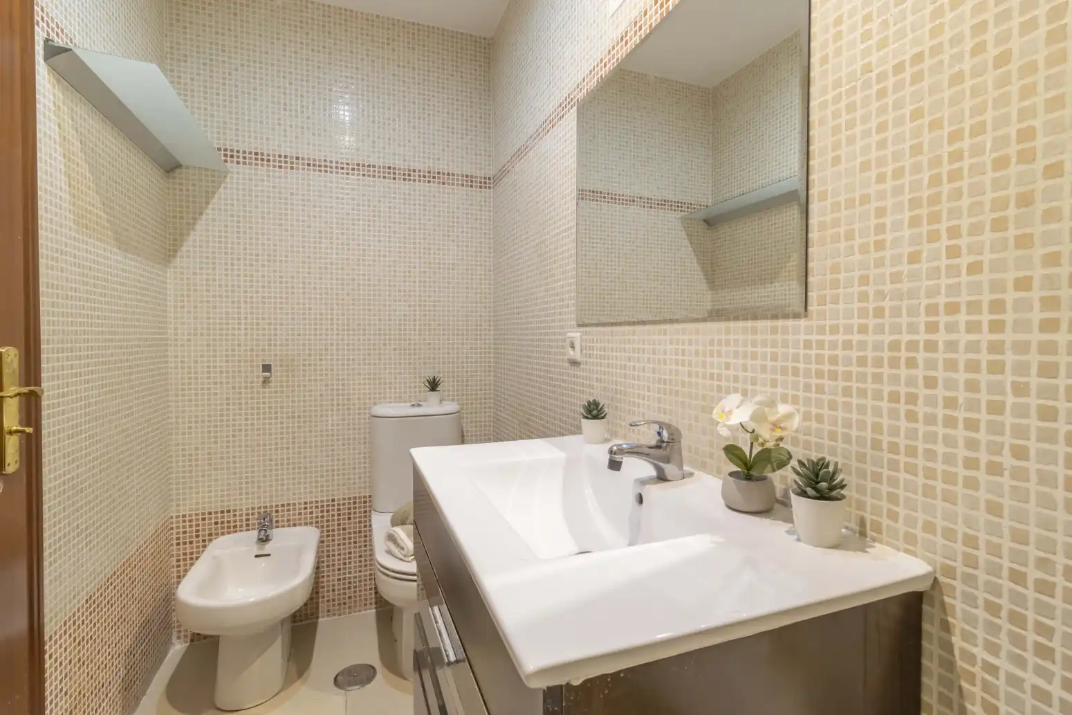 Badezimmer von Wohnung zum Verkauf in Mairena del Aljarafe mit Klimaanlage, Privatgarten und Terrasse