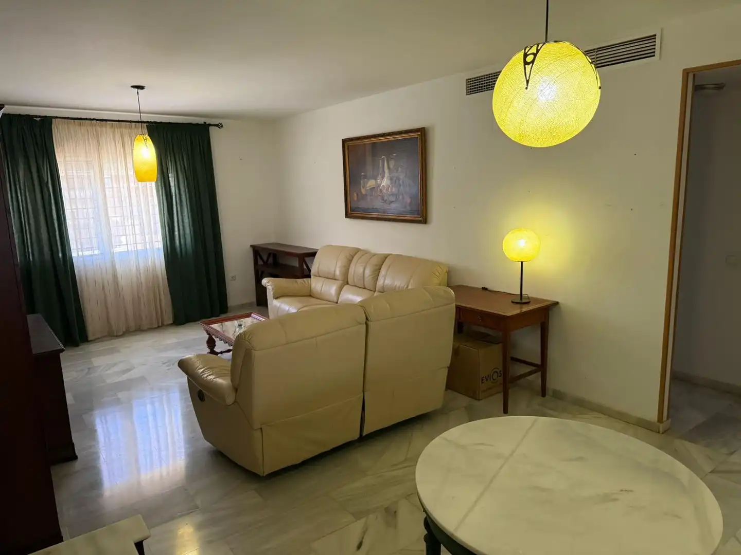 Sala d'estar de Planta baixa en venda en Málaga amb Aire condicionat, Calefacció i Jardí privat