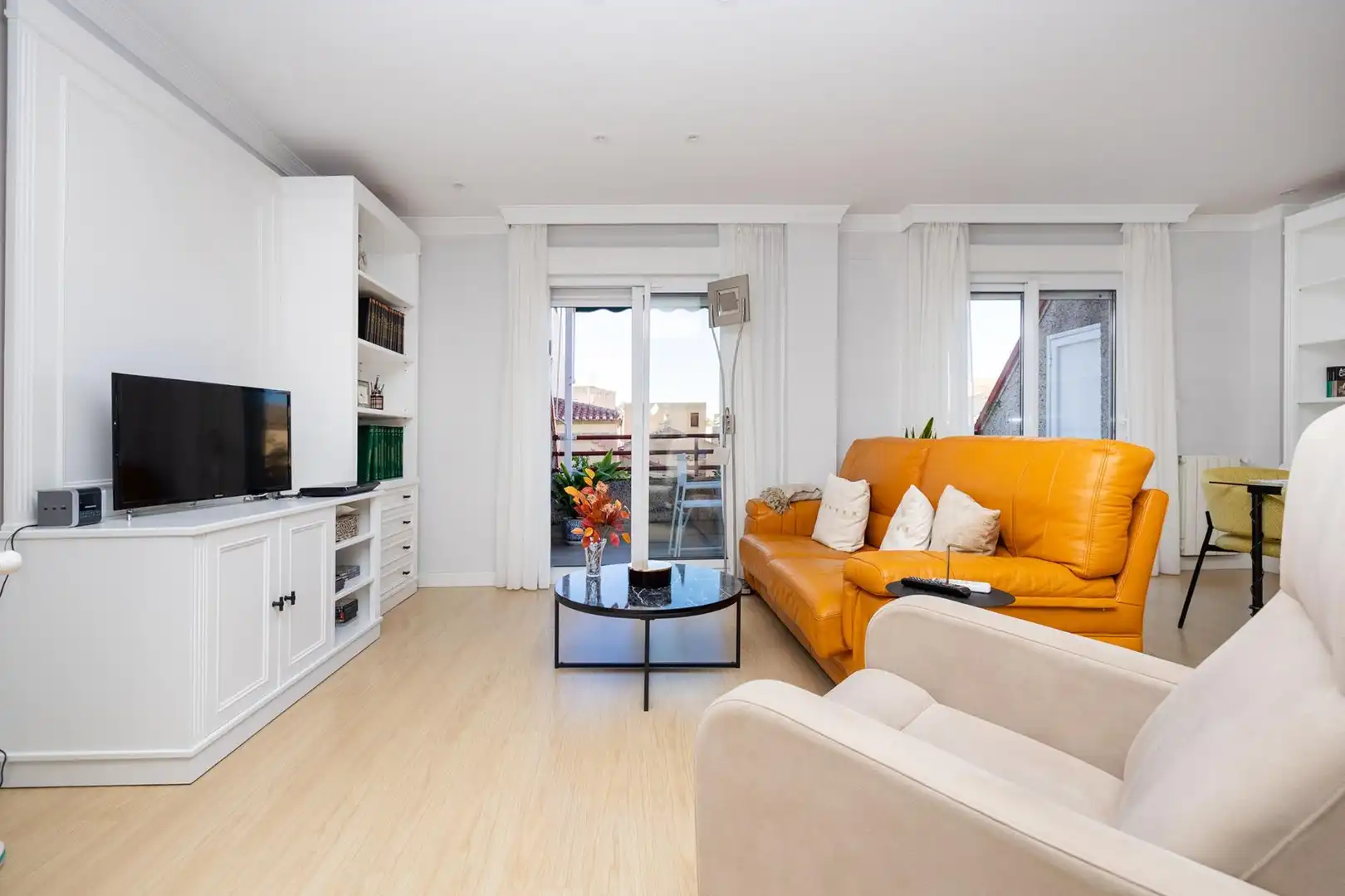 Wohnzimmer von Dachboden zum Verkauf in Granada mit Terrasse