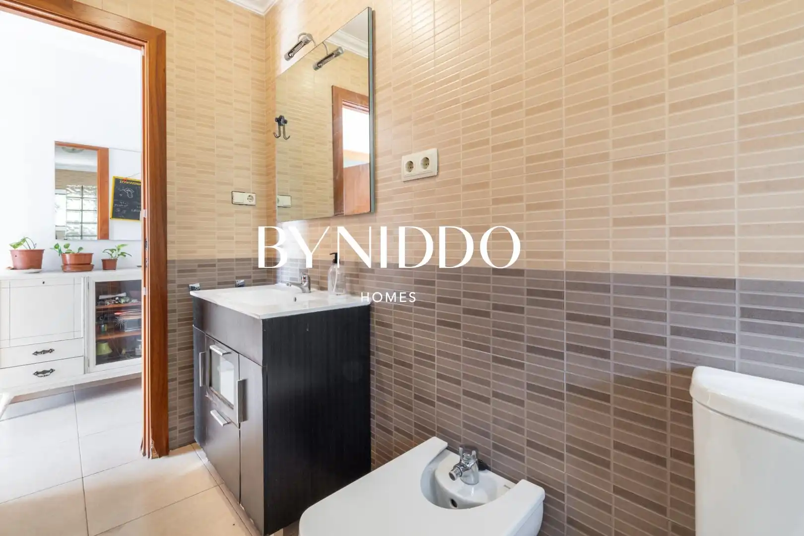 Bathroom of Houses for sale in Sant Cugat del Vallès  with Heating, Private garden and Terrace