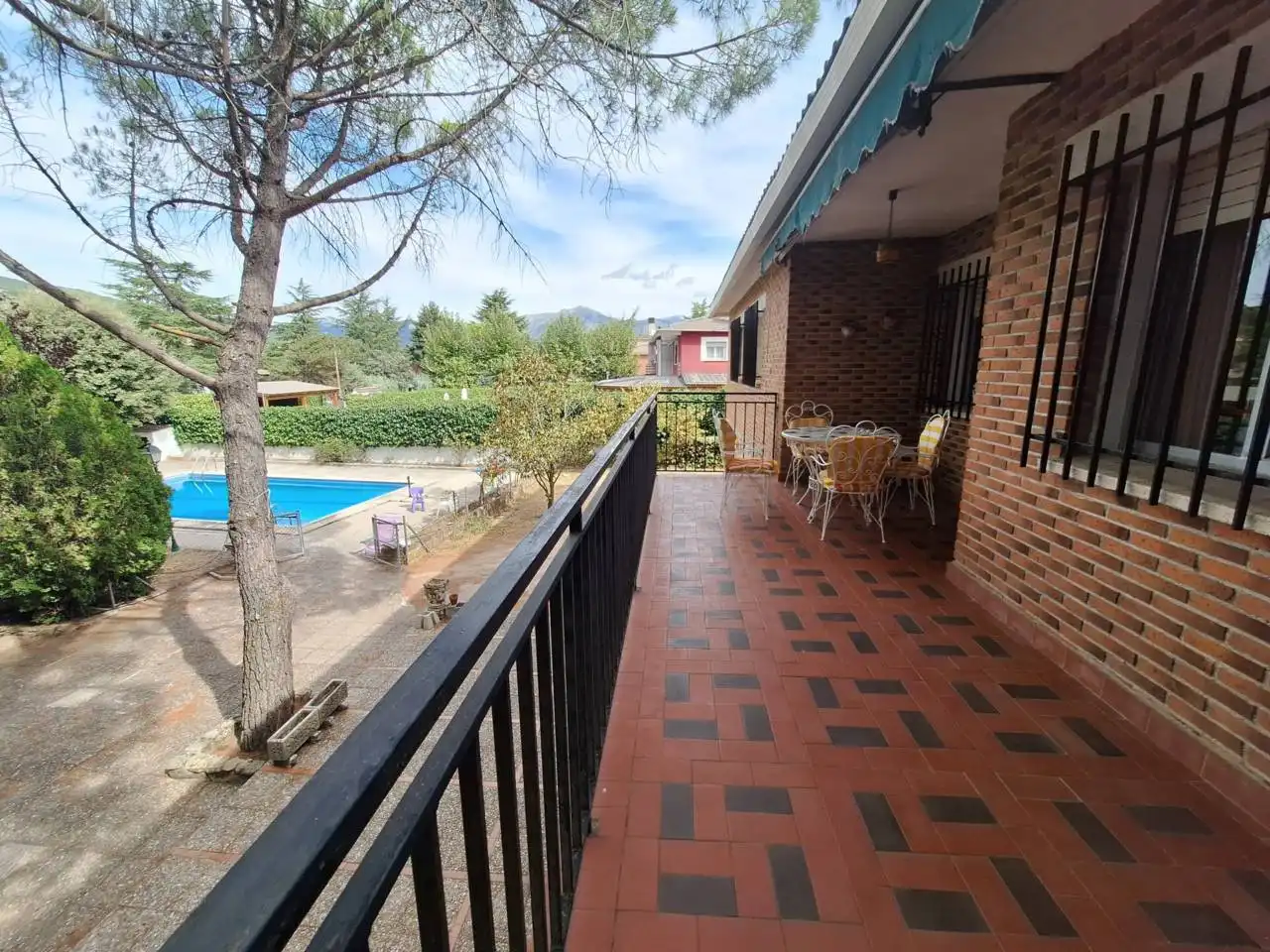 Vista exterior de Casa o xalet en venda en Moralzarzal amb Calefacció, Jardí privat i Terrassa