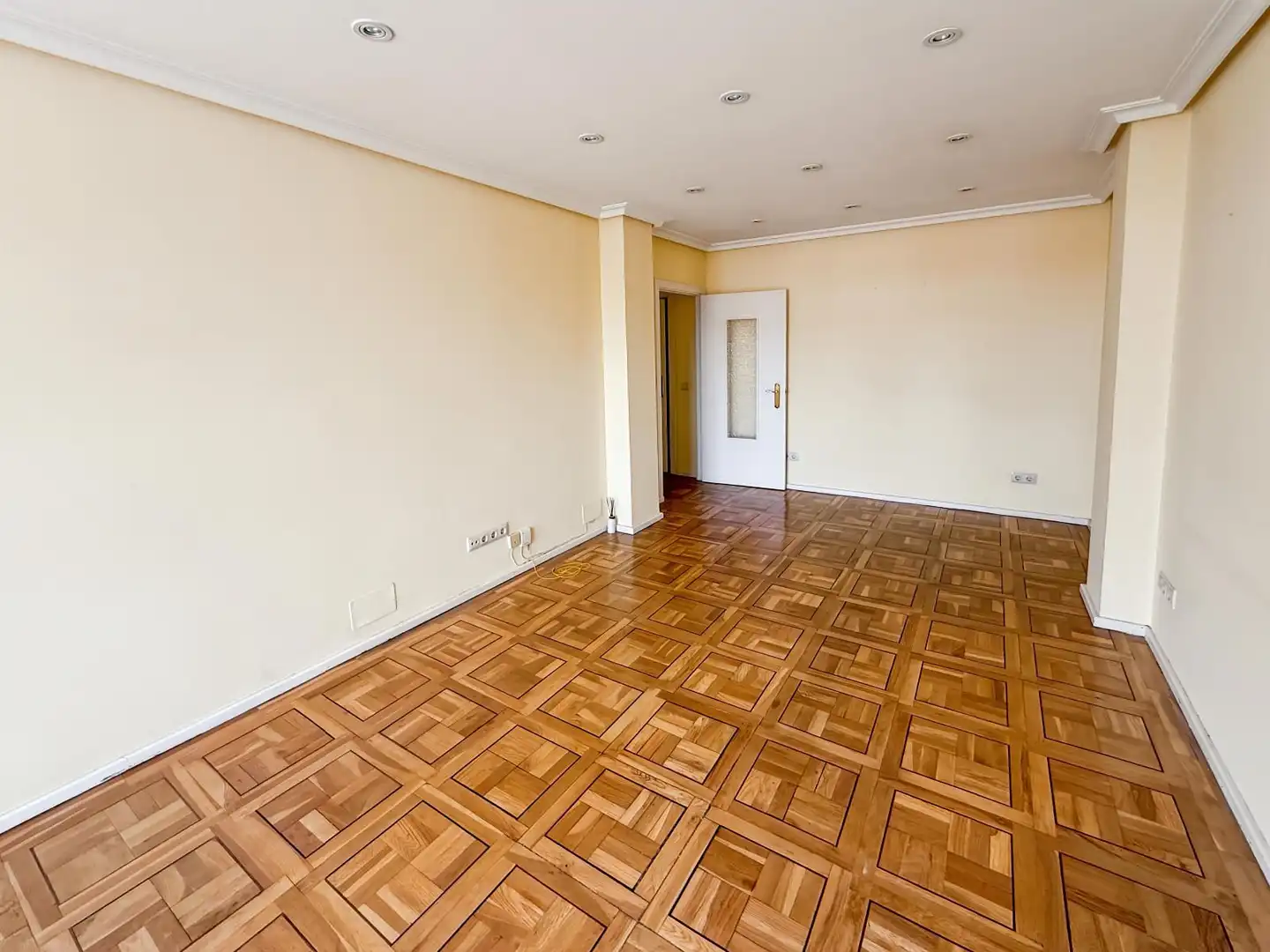 Sala de estar de Piso de alquiler en Madrid con Calefacción y Parquet