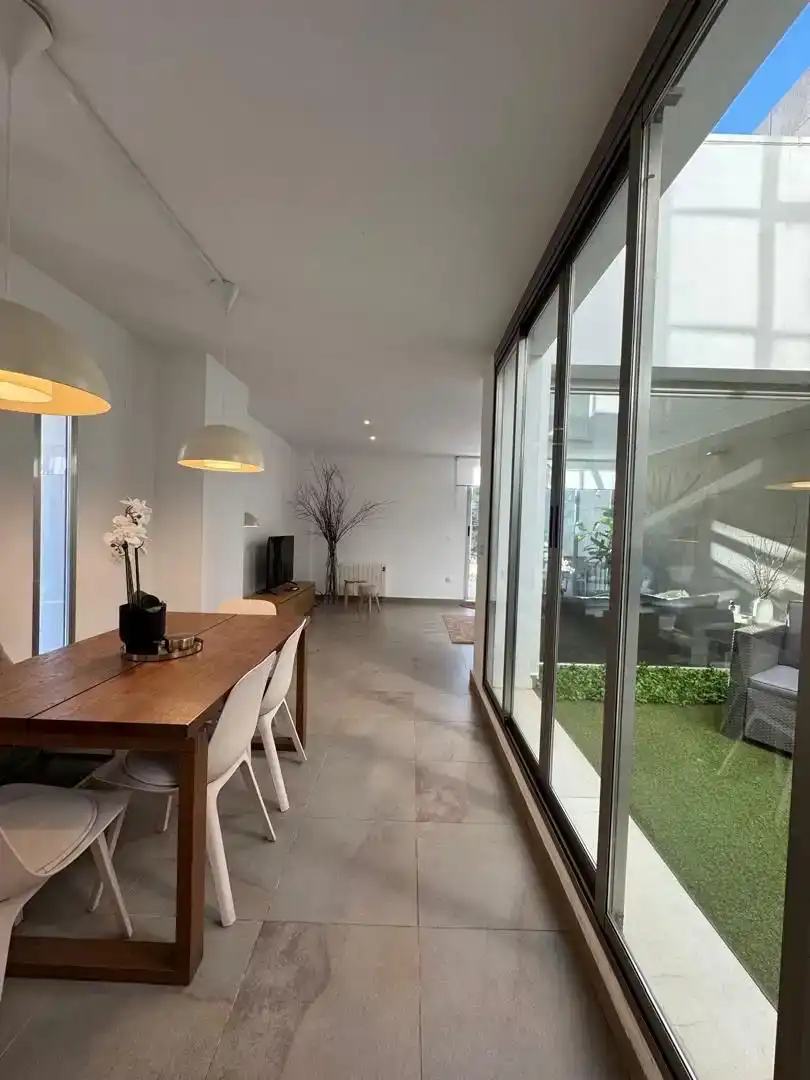 Sala d'estar de Pis de lloguer en Chiva amb Aire condicionat, Jardí privat i Parquet