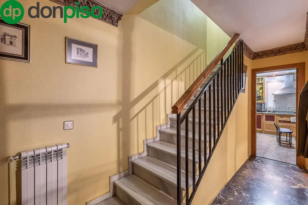 Casa o xalet en venda en Granada amb Aire condicionat, Calefacció i Terrassa
