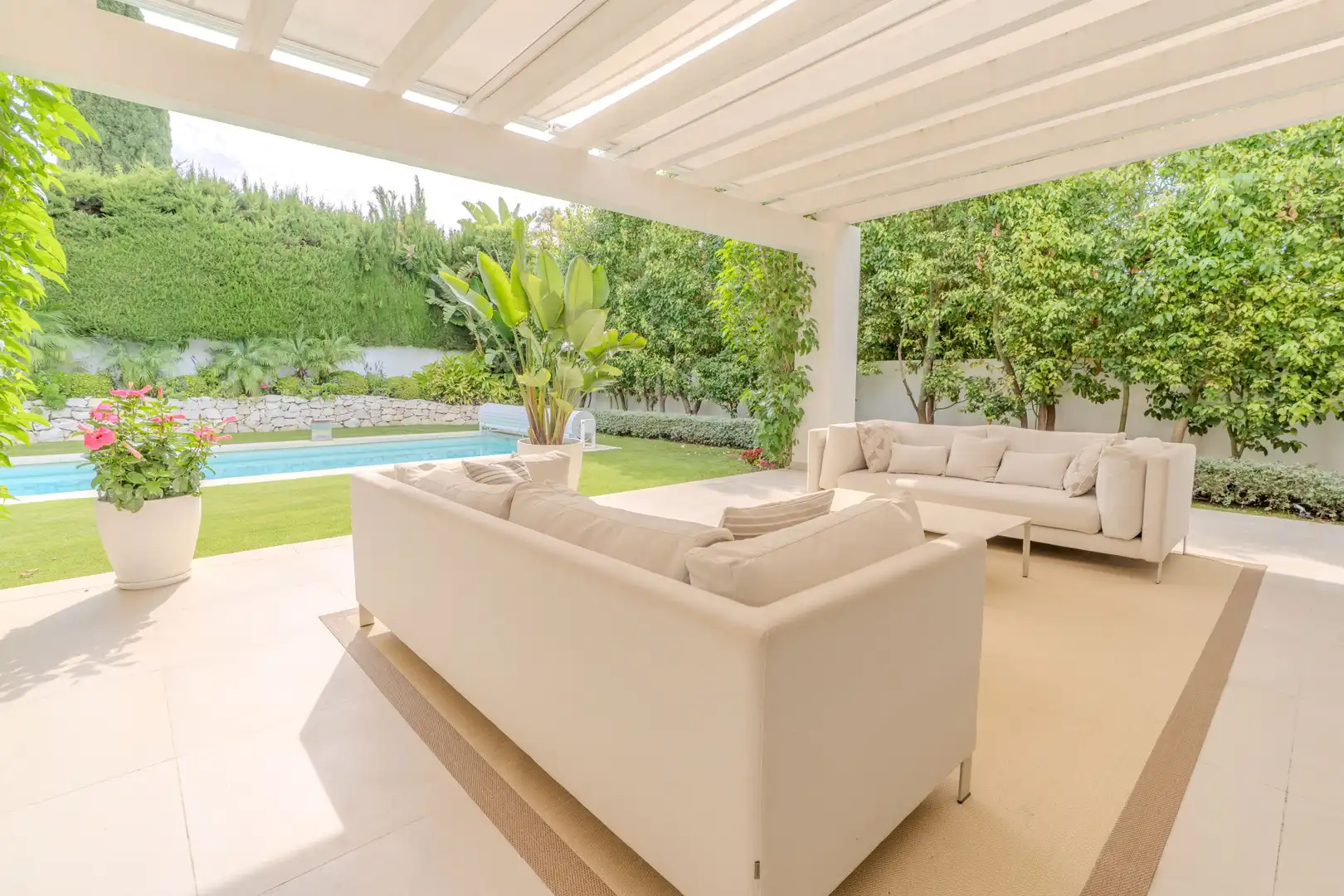 Casa amb piscina en venda a Milla de Oro, imagen 2