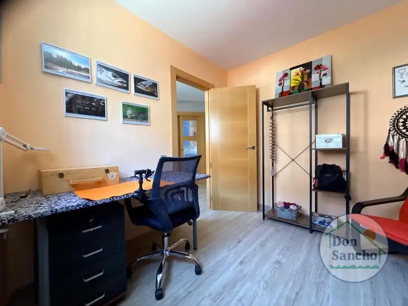 Casa adosada en venta en Santovenia de Pisuerga con Calefacción y Terraza