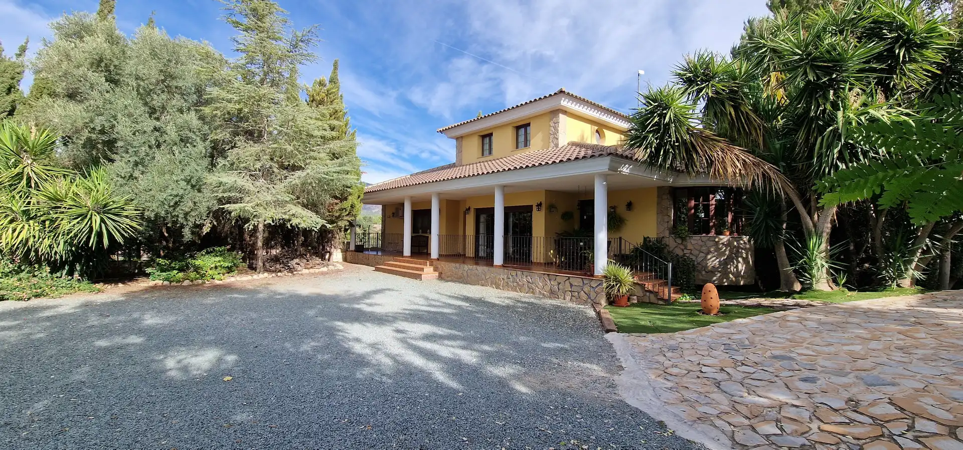 Vista exterior de Casa o xalet en venda en Totana amb Aire condicionat, Calefacció i Jardí privat