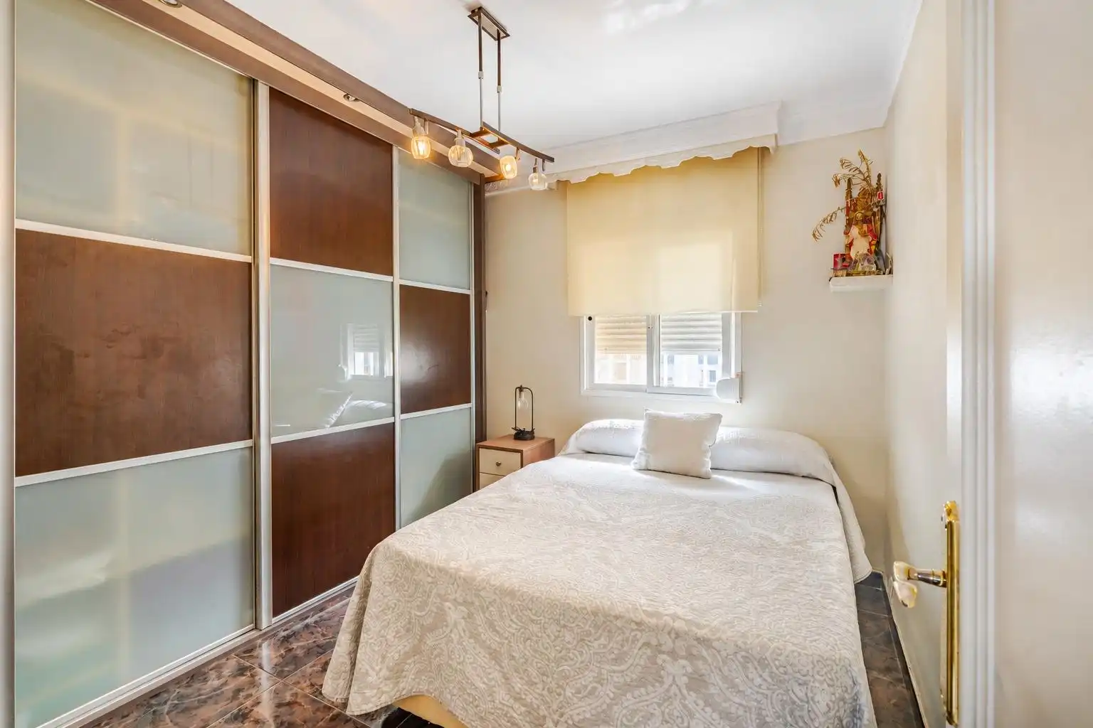 Habitación de Apartamento en venta en Estepona con Aire acondicionado, Calefacción y Terraza