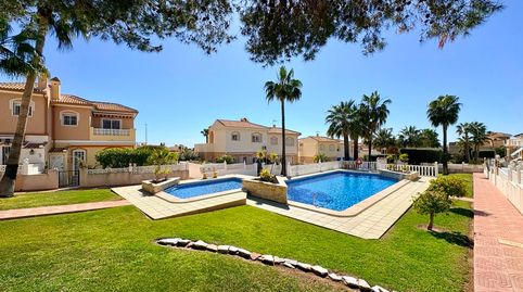 Foto 2 de Casa adosada en venta en Avenida Antonio Quesada, 16, Rojales, Alicante