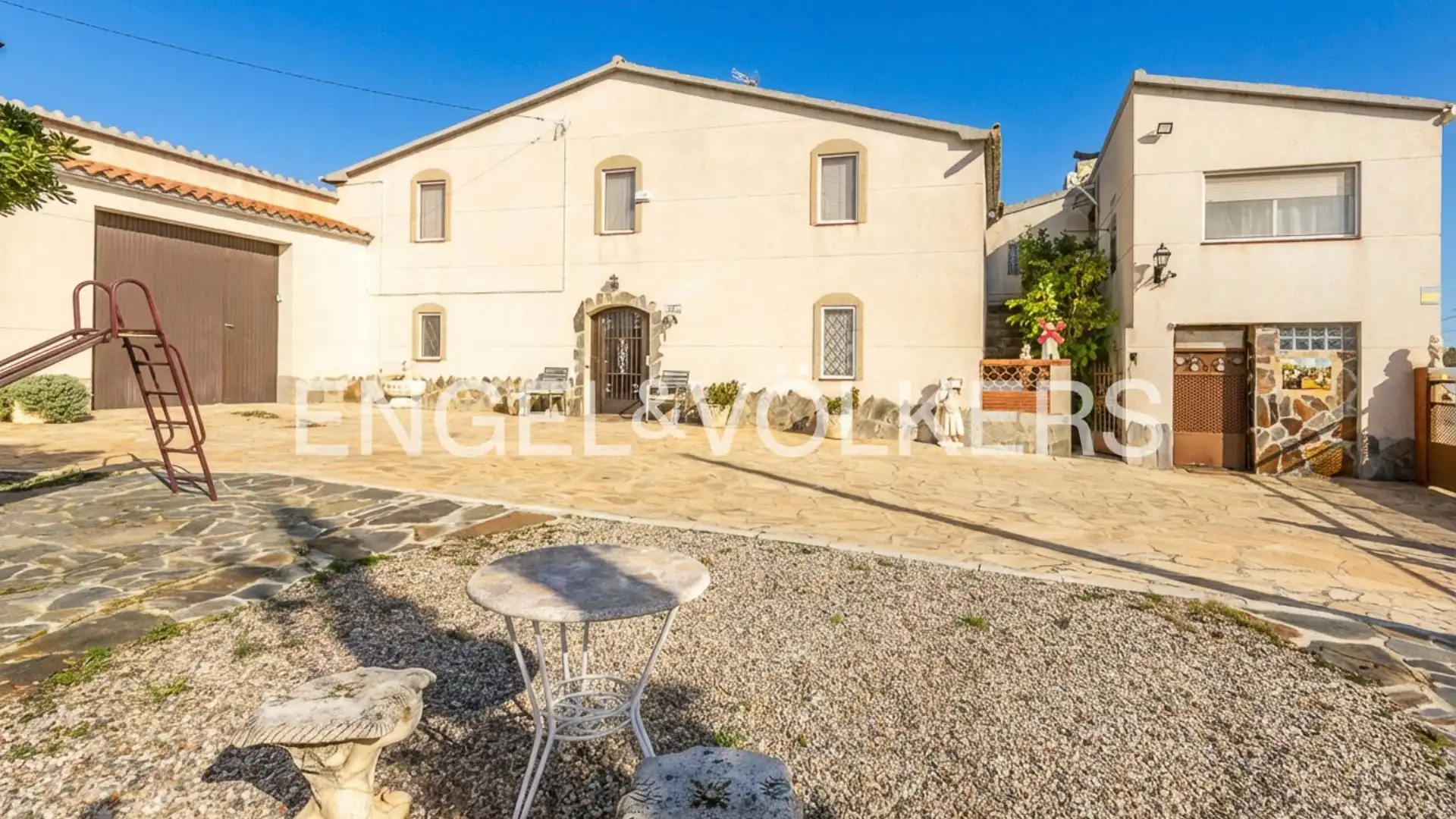 Außenansicht von Haus oder Chalet zum Verkauf in Castellví de la Marca mit Klimaanlage, Heizung und Privatgarten